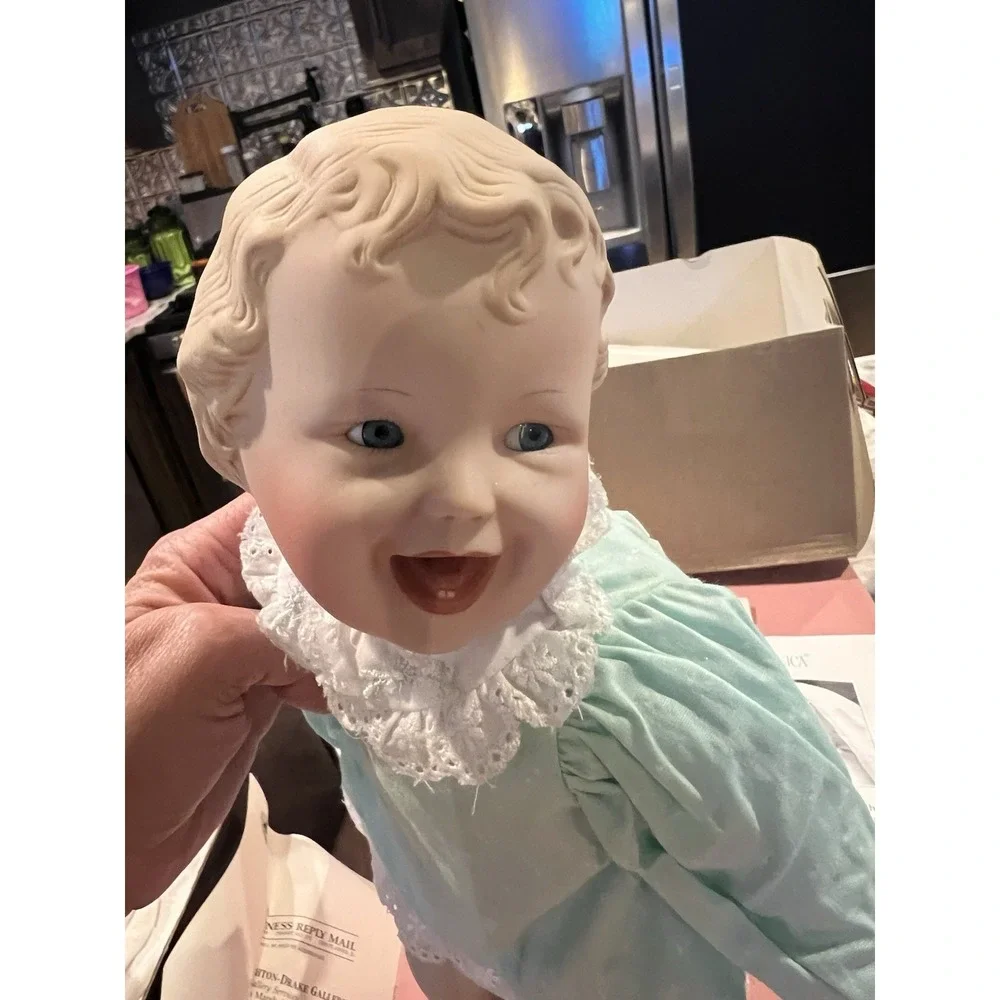 Yolanda bello's Porcelain Doll 